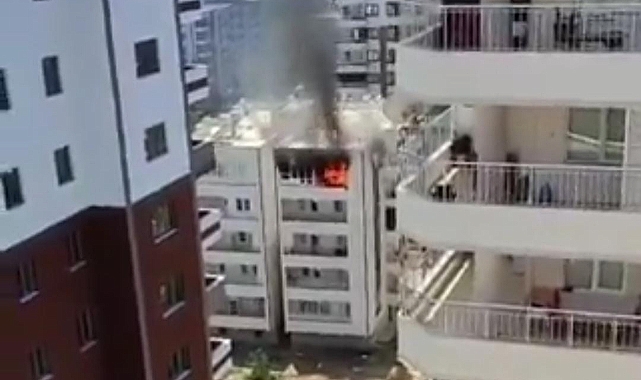 Urfa'da bir binada patlama sonrası yangın