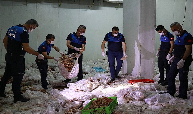 Urfa’da Depo Baskını: 10 Ton Kokmuş Tavuk Eti Ele Geçirildi