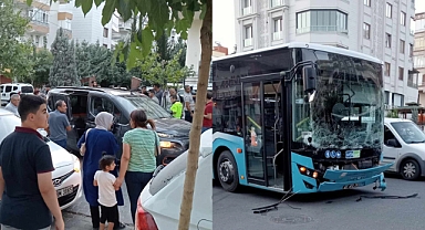 Urfa'da Yolcu Otobüsü İle Hafif Ticari Araç Çarpıştı