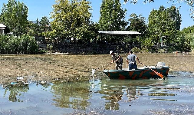 DKMP Göl Yüzeyinde Temizlik Çalışması Yaptı