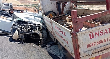 Siverek-Kahta Yolunda Feci Kaza! Ölü Ve Yaralılar Var 