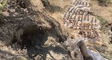Toprağa Gömülü Halde 36 Adet Ak-47 Piyade Tüfeği Ele Geçirildi
