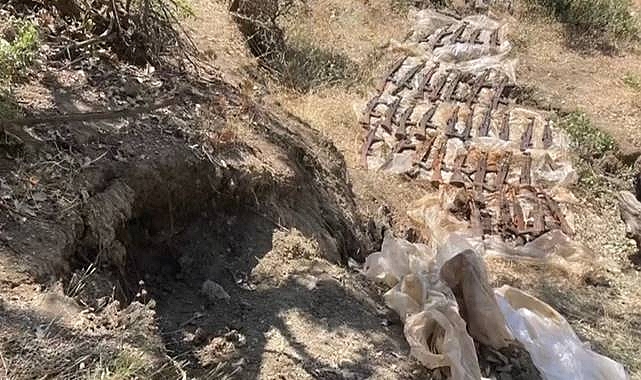 Toprağa Gömülü Halde 36 Adet Ak-47 Piyade Tüfeği Ele Geçirildi