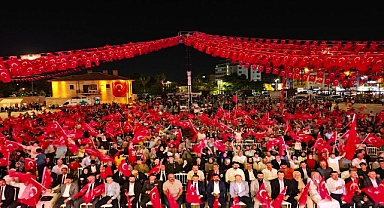 Urfalılar 15 Temmuz’da Rabia Meydanını Doldurdu