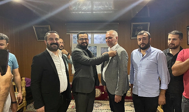 Belediye Meclis Üyesi AK Parti'den İstifa Edip YRP'ye Geçti