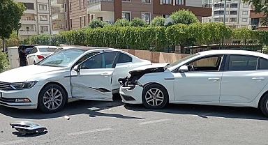 Karaköprü’de Kontrolden Çıkan Araç Kaza Yaptı! 