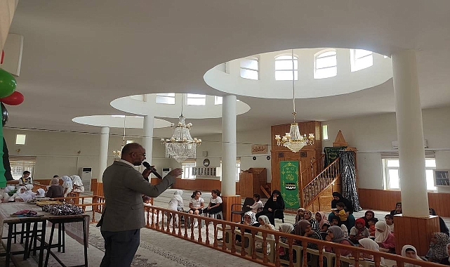 Kur'an-ı Kerim'e Geçen Öğrenciler İçin Tören Düzenledi