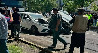Urfa’da Kırmız Işıkta Bekleyen Araçlara TIR Çarptı! Yaralılar Var 