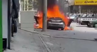 Urfa'da Otomobil Yanarak Alev Topuna Döndü!