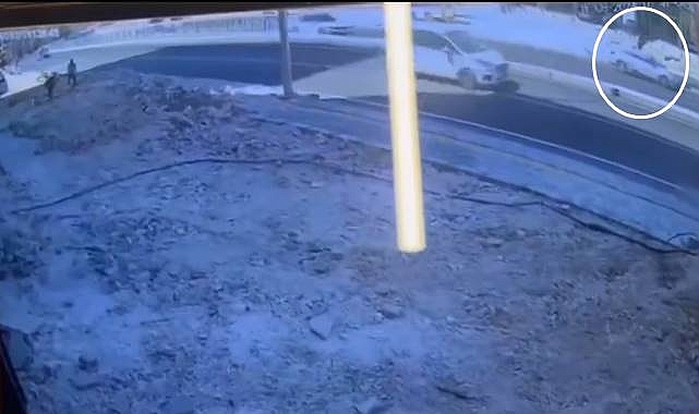 Urfa'da Yolun Karşına Geçmek İsteyen Kadın Canından Olacaktı! 