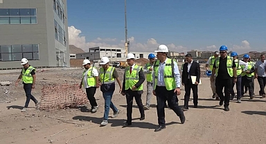 Milletvekili Dusak, Şehir Hastanesi İnşaatında İncelemelerde Bulundu