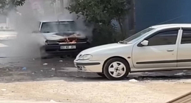 Urfa’da Park Halindeki Araçta Yangın Çıktı!  