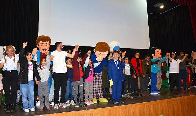 Dicle Elektrik Engelleri Sanatla Aşıyor 