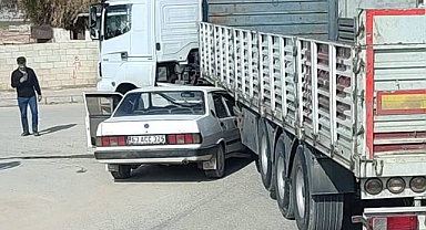 Urfa’da Bir Otomobil, Tırın Altına Girdi!