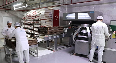 Haliliye’de İftar Öncesi Sıcak Yemek ve Taze Ekmek Dağıtımı