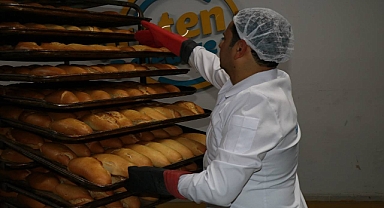 Haliliye’de Ramazan Yardımları Devam Ediyor: Sıcak Yemek ve Ekmek Dağıtımı