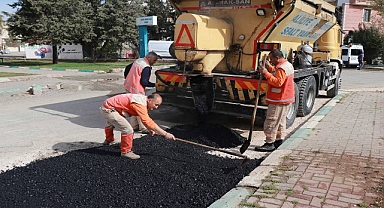 Haliliye’de Sıcak Asfalt İle Yollar Onarılıyor 