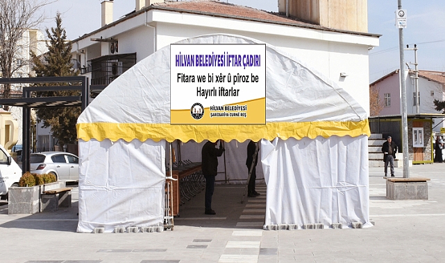 Hilvan Belediyesi Kent Meydanı’nda İftar Çadırı Kurdu