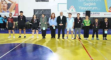 Masa Tenisi Turnuvasında Ödüller Sahibini Buldu