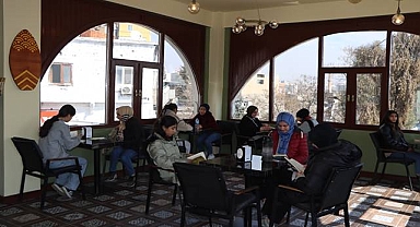 Urfa’da Kı̇tap Kafe İle Gençlere Eğı̇tı̇m Desteği Sunuluyur 