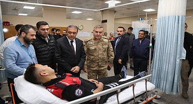 Vali Şıldak Kaza Yapan Polisleri Ziyaret Etti 