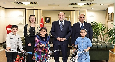 Başkan Gülpınar, Öğrencileri Makamında Ağırladı