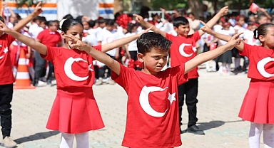 Harran’da 23 Nisan Ulusal Egemenlik Ve Çocuk Bayramı Coşkuyla Kutlandı
