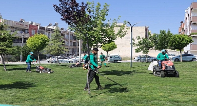 Haliliye Belediyesi Parkları Yaz Mevsimine Hazırlıyor