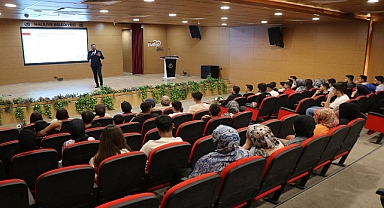 Haliliye’de Sınav Öncesi Motivasyon Semineri Düzenledi