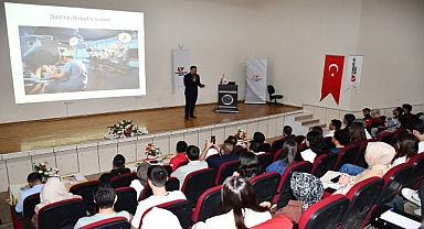 Harran Üniversitesi’nde Robotik Cerrahi ve Yenilikçi Yaklaşımlar Ele Alındı