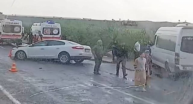 Şanlıurfa’da Minibüs İle Otomobil Çarpıştı! Çok Sayıda Yaralı Var 