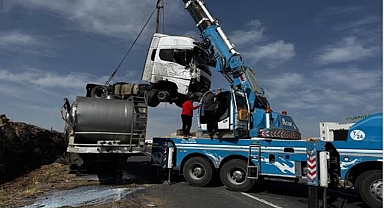 Şanlıurfa’da TIR Kazası: Sürücü Yaralandı