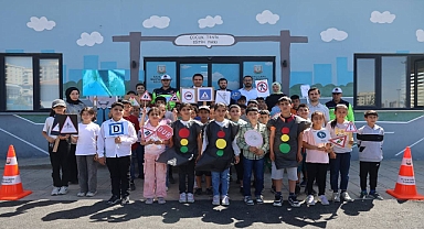 Şanlıurfa’da Trafik Haftasında Geleceğin Sürücülerine Uygulamalı Eğitim