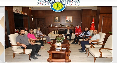 Urfa Belgesel Film Festivali Ekibi Rektör Güllüoğlu’nu Ziyaret Etti