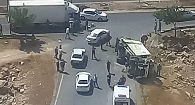 Urfa’da Çöp Kamyonu Devrildi: Sürekli Kazaların Yaşandığı Yol Bir Kez Daha Gündemde