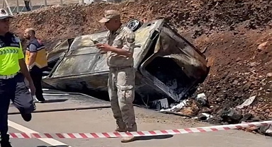 Hilvan'da Yanıcı Madde Taşıyan Araç Takla Attı: 1 Ölü, 1 Yaralı