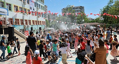Karaköprü'de Çocuklar Bayram Şenliğinde Doyasıya Eğlendi