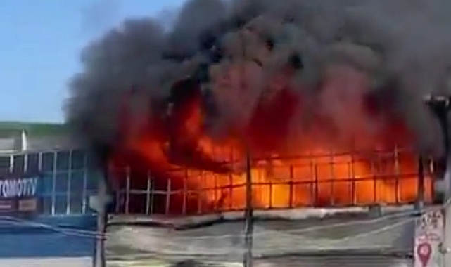 Şanlıurfa Evren Sanayi Sitesi'nde Yangın: Dükkân Küle Döndü