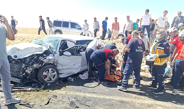 Şanlıurfa-Gaziantep Karayolunda Çift Taraflı Kaza: 4 Yaralı