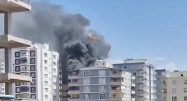 Urfa’da Bir Apartmanın son Katında Korkutan Yangın! 