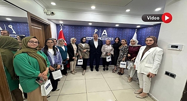 Anahtar Parti'den Kadın Gazetecilere 24 Temmuz Jesti