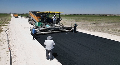 Ceylanpınar Kırsalındaki Yollar Sıcak Asfaltla Konforlu Hale Geliyor