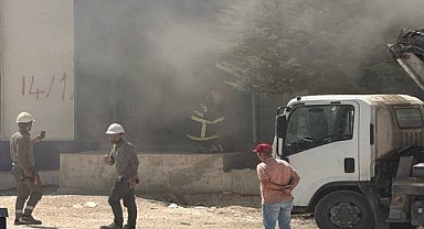 Karaköprü'de Trafo Patladı: İtfaiye Ekipleri Sevk Edildi