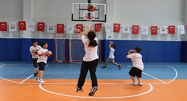 Şanlıurfa’da Çocuklara Profesyonel Basketbol Eğitimi