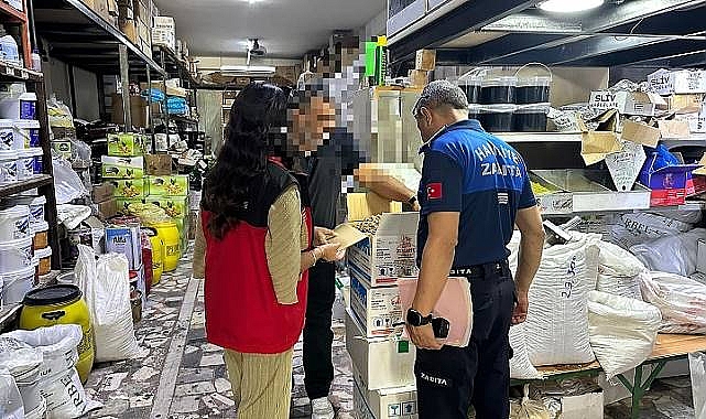 Şanlıurfa'da Kurtlanmış Ceviz ve Tarihsiz Pastaları Ele Geçirildi