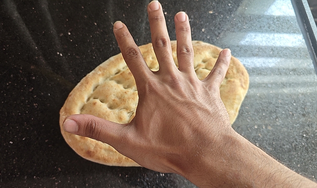 Şanlıurfa’da Zamlanan Ekmek Kalitesiz Çıkıyor: El Boyunda Ekmek Mi Olur?