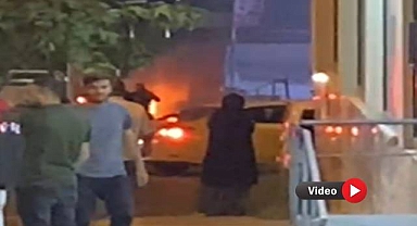 Urfa’da Seyir Halindeki Araç Alev Topuna Döndü! 