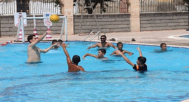 Şanlıurfa Büyükşehir Havuzlarında Su Topu Etkinliği