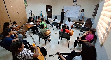 Şanlıurfalı Çocuklar Gençlik Merkezlerinde Hem Eğleniyor Hem Öğreniyor