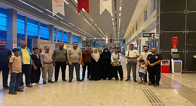 Umre Ödüllü Öğrenciler Uğurlandı